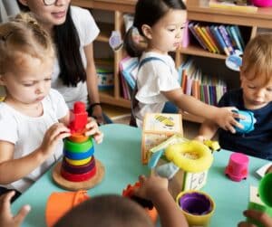 Des enfants qui jouent